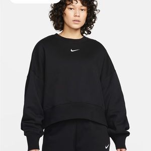Perfect condition Nike Women’s Oversized Black sweater - Medium